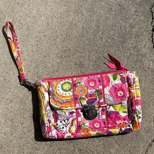 Vera Bradley wristlet- like new